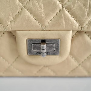 Chanel classic Mademoiselle 2.55 bag lock