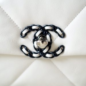 Chanel classic 19 bag lock