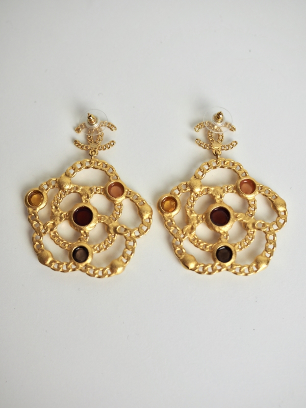 Earrings CHANEL Camellia Gold Metal Pearls en Resin - Image 3