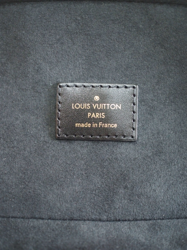 Bag LOUIS VUITTON Vanity Reverse Monogram Canvas PM - Image 10