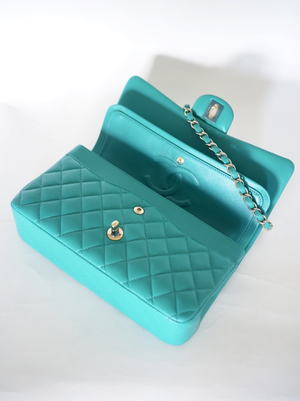 Bag CHANEL Timeless Medium Turquoise Lambskin GHW - Image 9