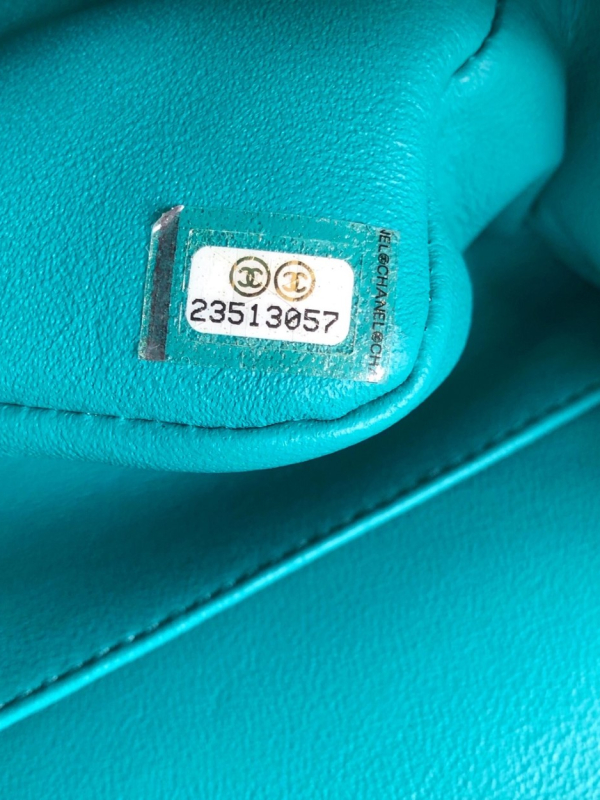 Bag CHANEL Timeless Medium Turquoise Lambskin GHW - Image 12