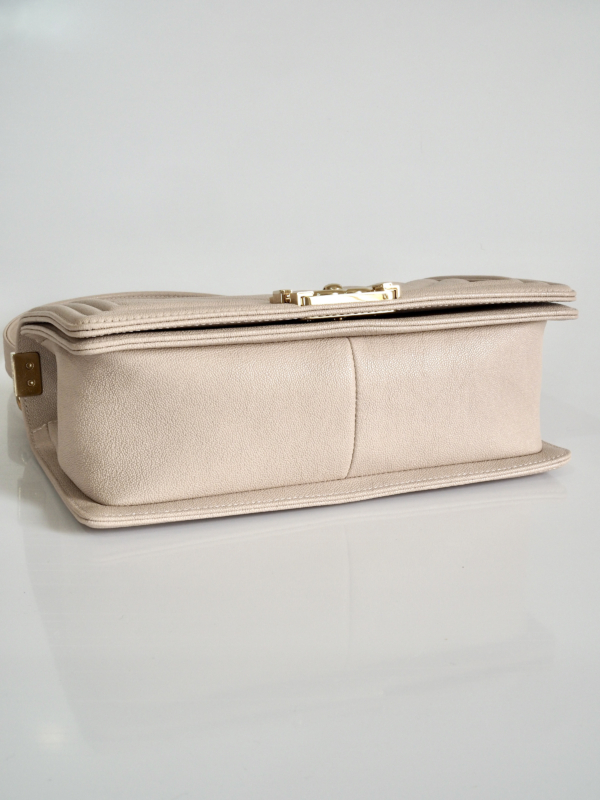 Bag CHANEL Boy Medium Beige Grained Calfskin GHW - Image 4