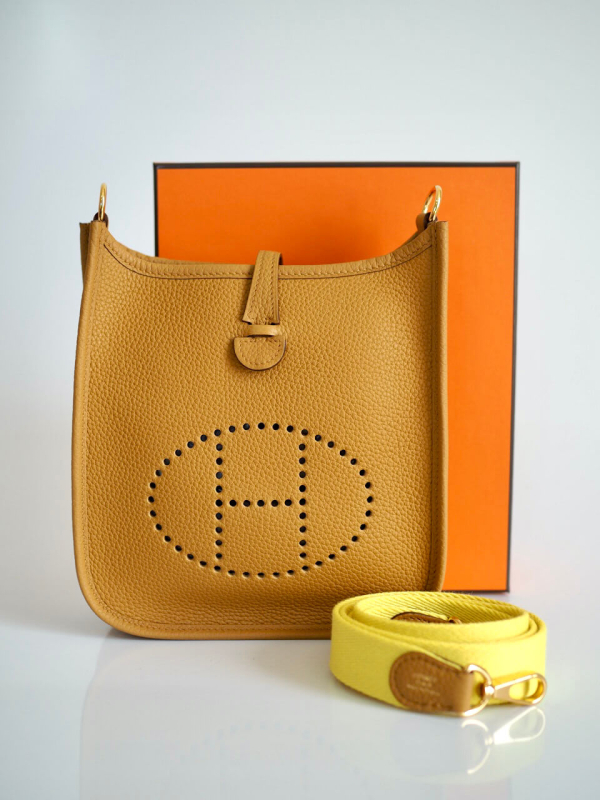 Bag HERMES Evelyne TPM Taurillon Maurice Sesame GHW - Image 10