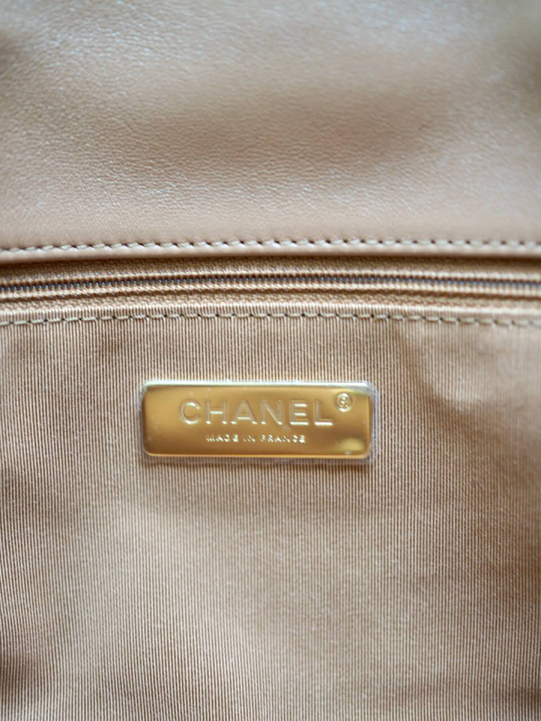 Bag CHANEL 19 Small Caramel Lambskin GRHW 21K - Image 11