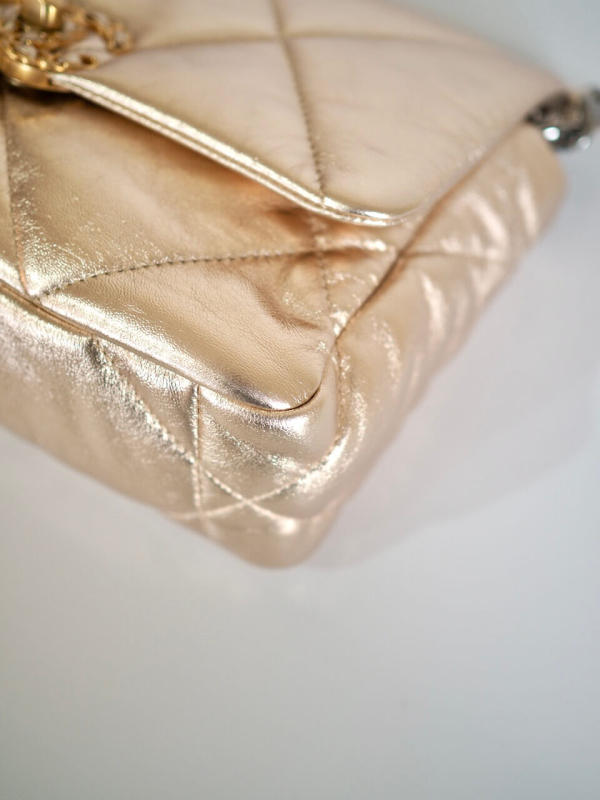 Bag CHANEL 19 Small Gold Lambskin GRHW - Image 8