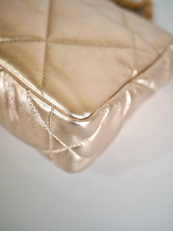 Bag CHANEL 19 Small Gold Lambskin GRHW - Image 10