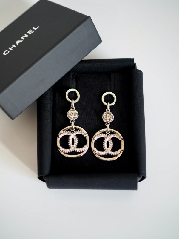 Earrings CHANEL Logo Silver Metal Crystals - Image 6