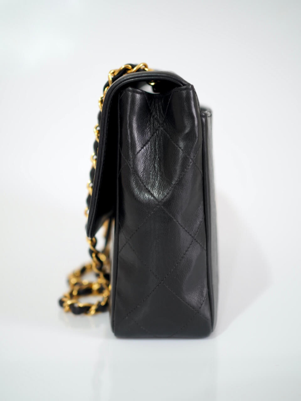 Bag CHANEL Vintage Medium Diana Black Lambskin GHW - Image 6