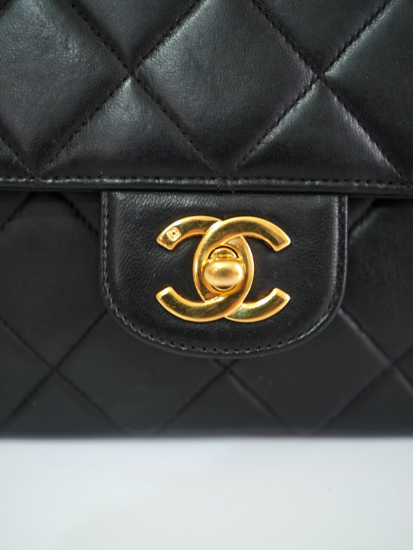 Bag CHANEL Vintage Medium Diana Black Lambskin GHW - Image 5