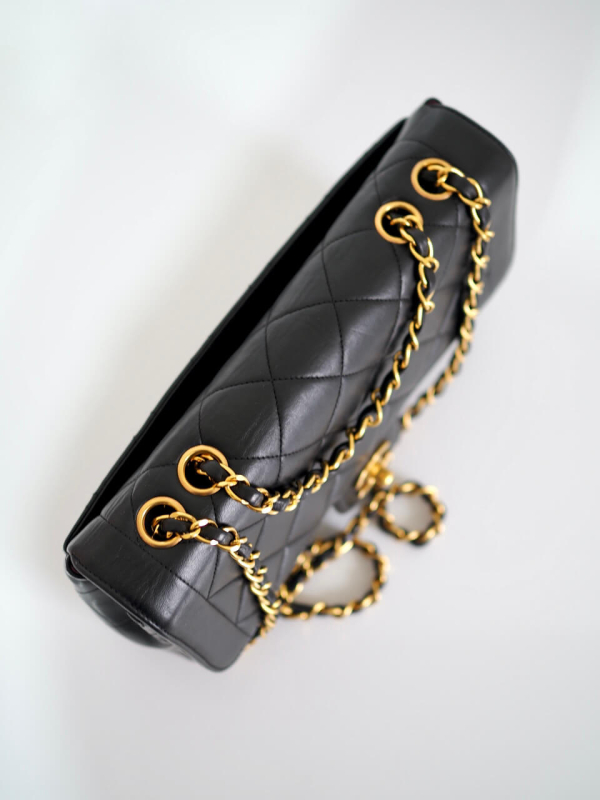 Bag CHANEL Vintage Medium Diana Black Lambskin GHW - Image 7