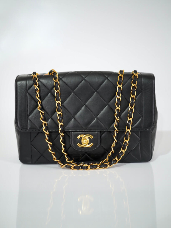 Bag CHANEL Vintage Medium Diana Black Lambskin GHW - Image 17