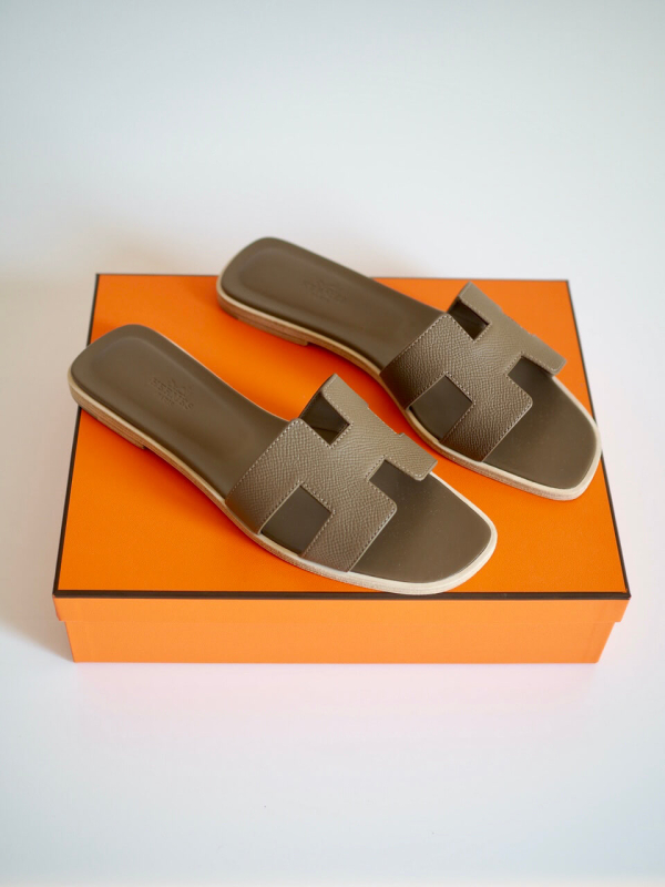 Sandals HERMES Oran Epsom Etoupe Size 38 - Image 6