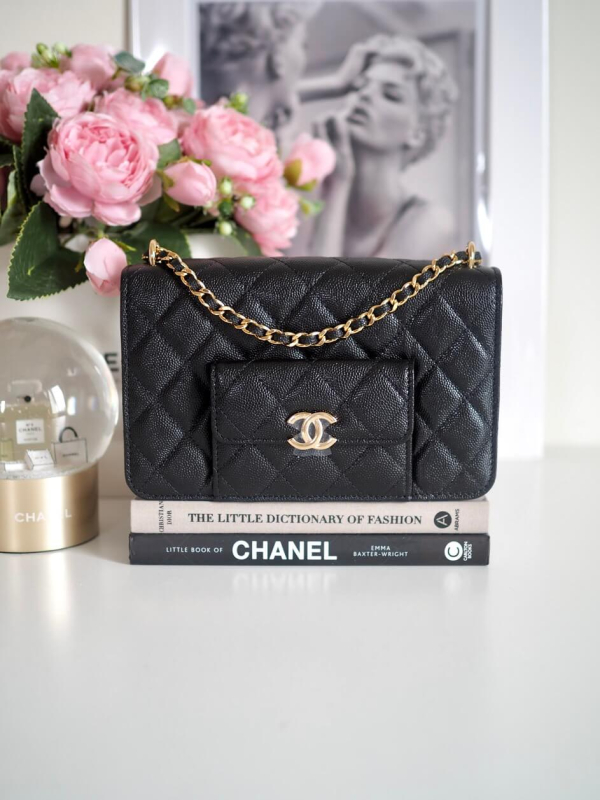 Bag CHANEL 22A Pocket WOC Black Calfskin GHW - Image 2