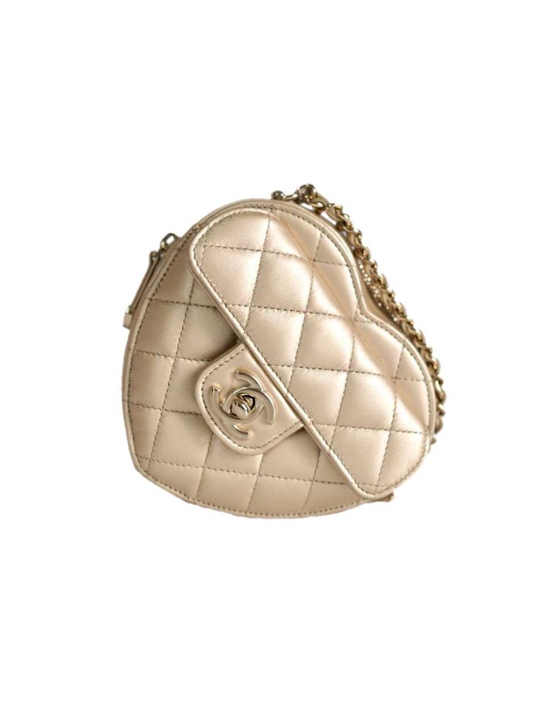 Chanel-22S-Small-Heart-with-