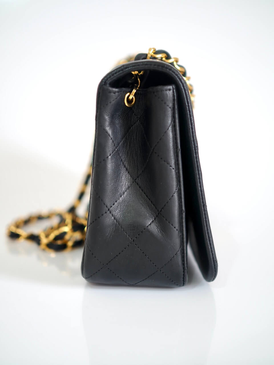 chanel lambskin purse