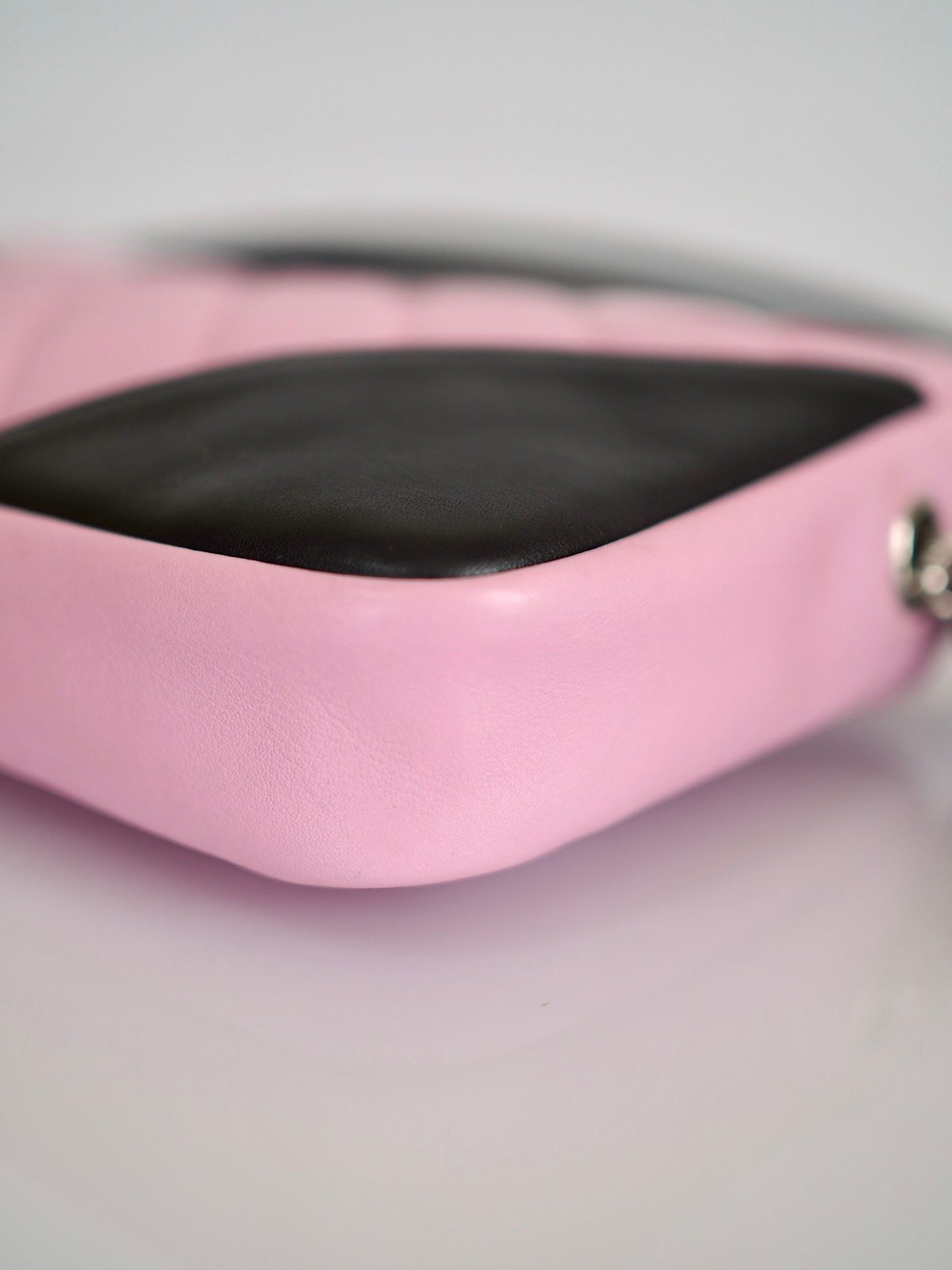 Chanel Cambon mini shoulder bag pink and black leather 7